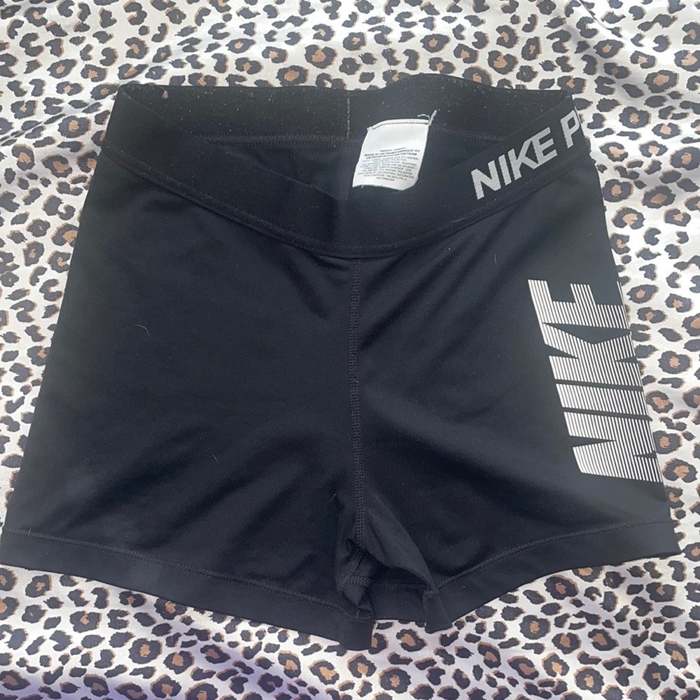 Black Nike Pros size medium